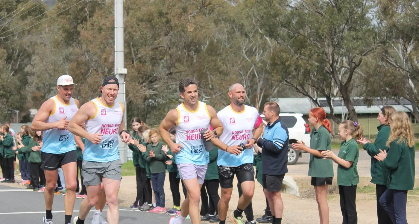 'It's worth every step' - the Melbourne dad who's crossing states for neuroblastoma
