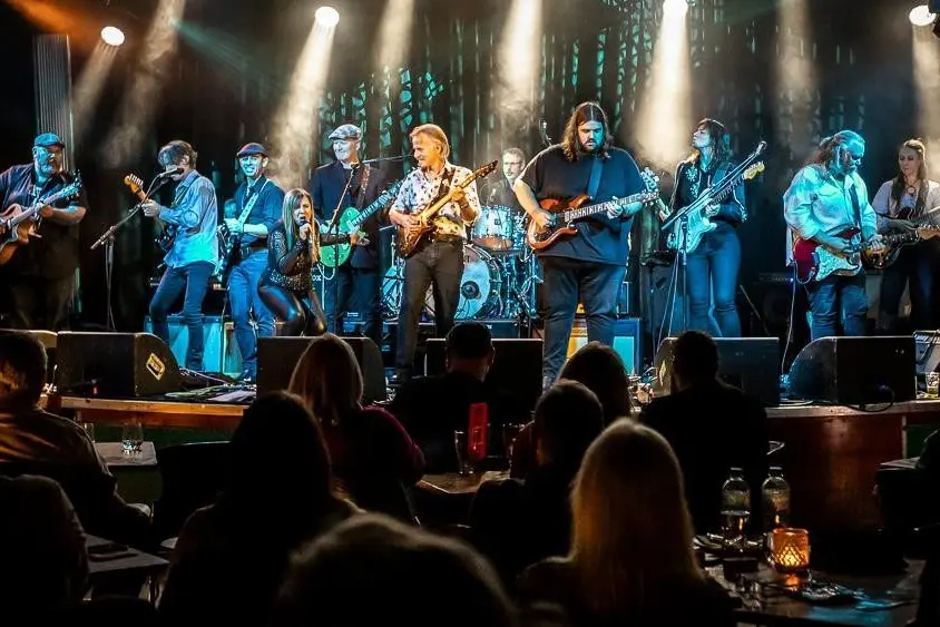 ELECTRIC PERFORMANCE: Don\\'t miss out on the hottest ticket in the Australian blues scene when the Blues Guitar Roadshow comes to Wangaratta. PHOTO: Debkloedenphotography