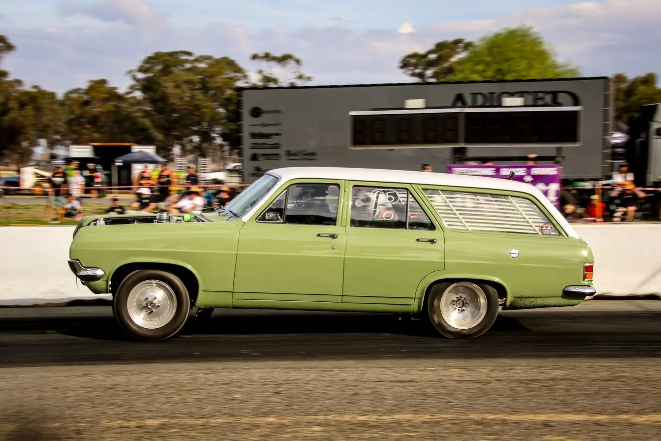 BURNING RUBBER: Local Mic House prepping for SM Drag Challenge in his HR wagon. PHOTOS: Auto Chick Photography