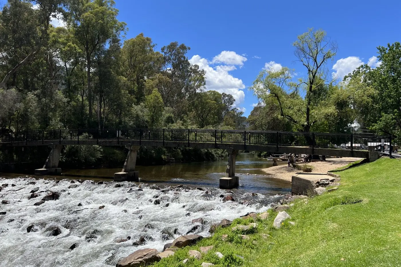 ARTIFICIAL BARRIER: The proposed Bright Fishway would see a fish slot constructed at the Bright Weir to allow native species move freely up and down the Ovens River. PHOTO: Jeff Zeuschner