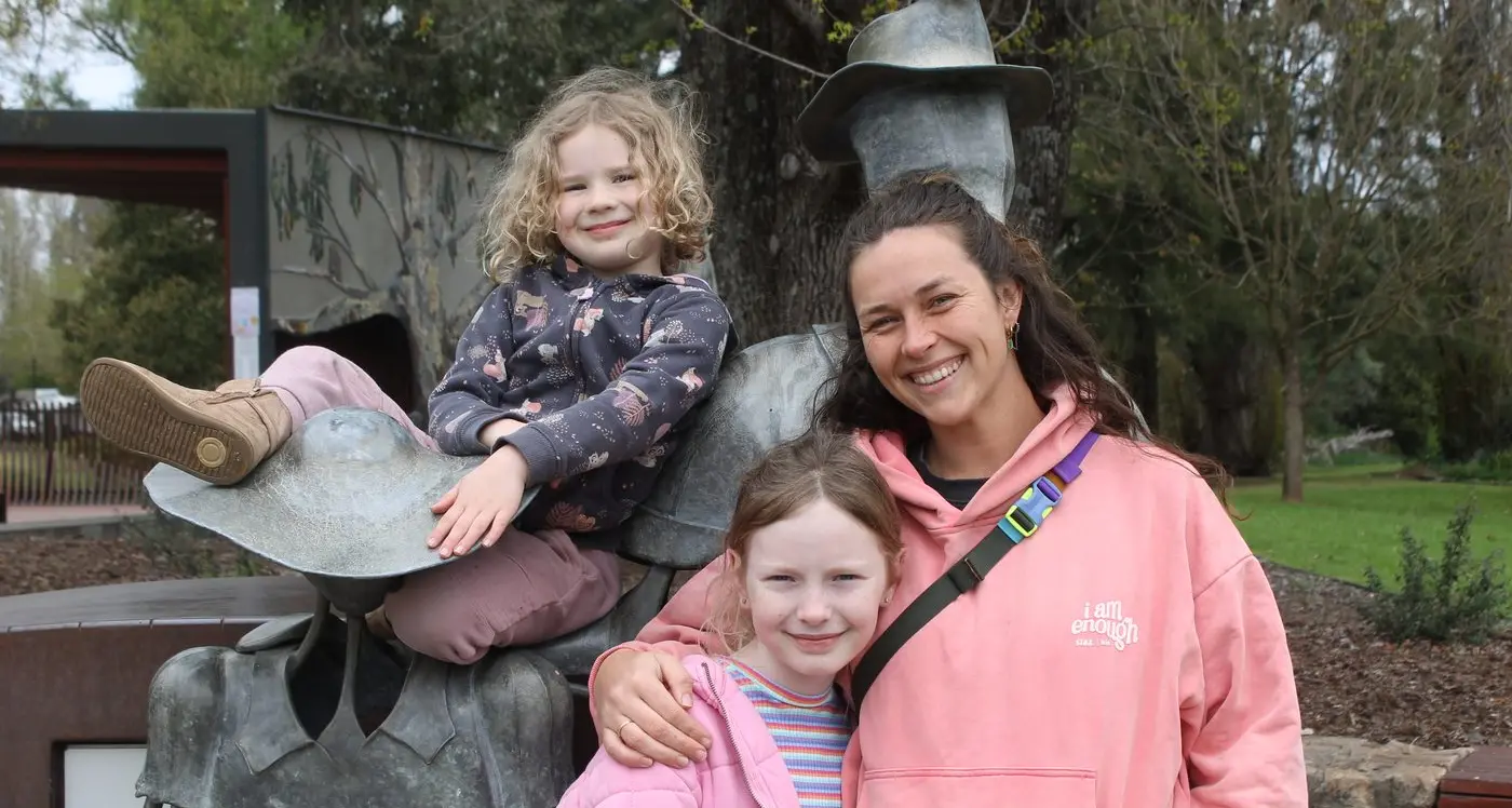 Myrtleford - Gyuan Keay + Poppy + Luna Montgomery