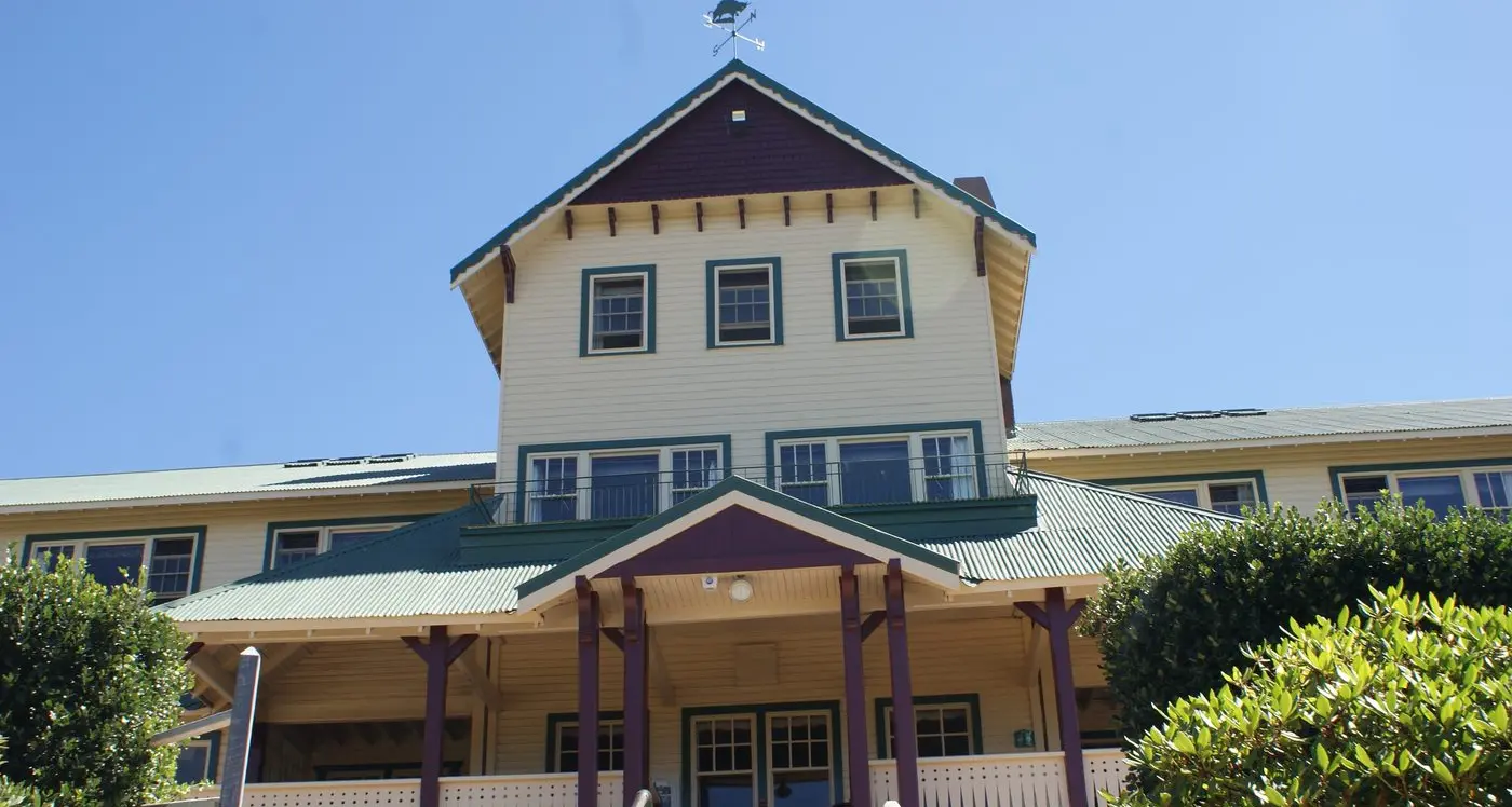 Work resumes on Mt Buffalo Chalet cafe, accommodation