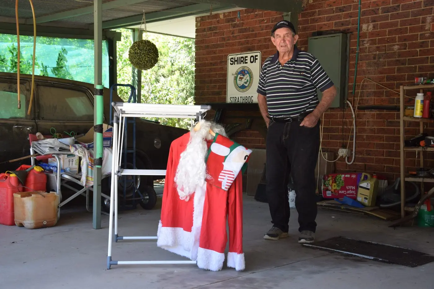 HANGING UP HIS SUIT: Euroa\\'s Mick Williams has retired from his duties as Santa. PHOTO: Darren Chaitman