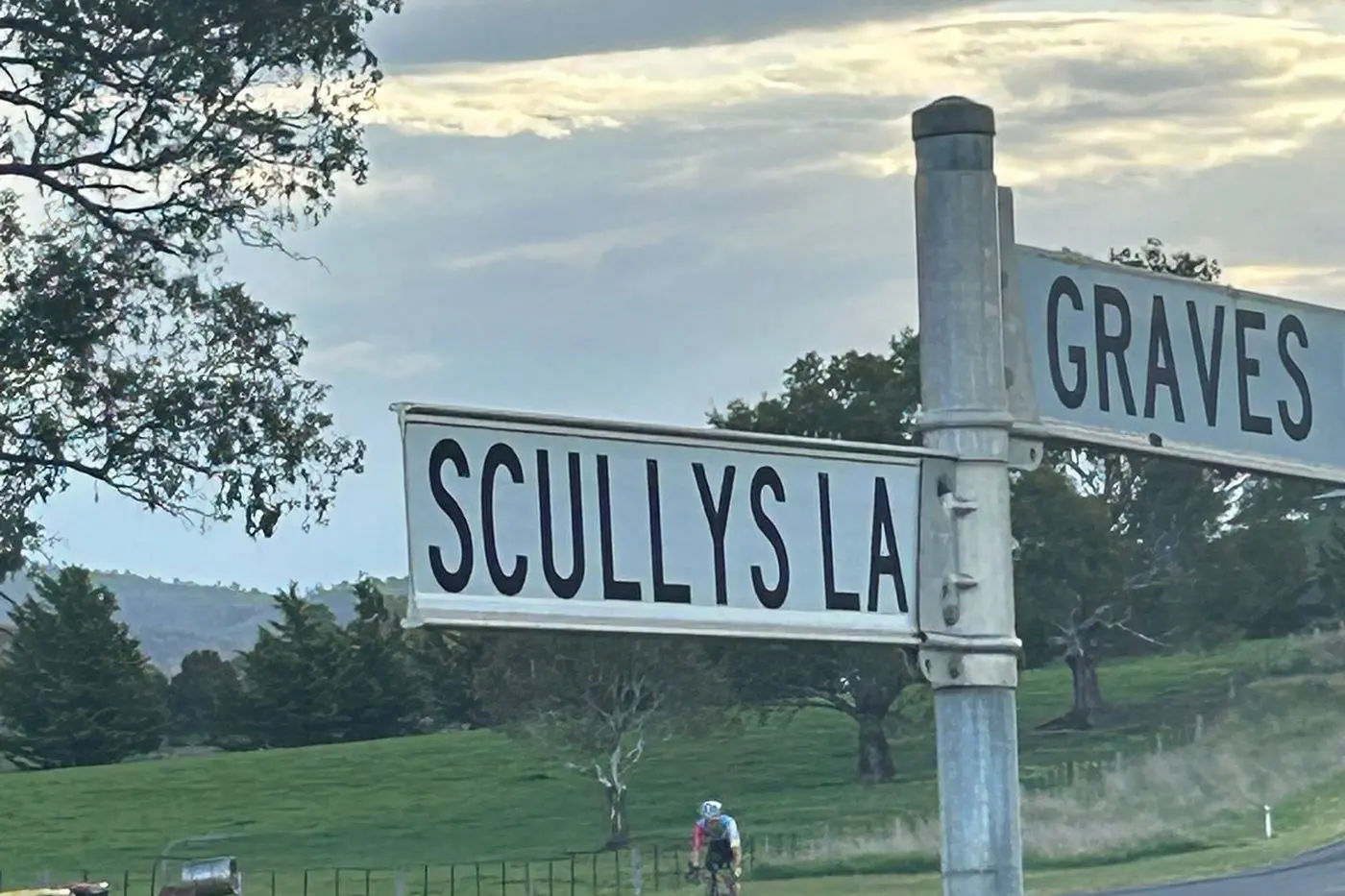 JOSH HOPWOOD: Descending Mt Reardon on his way around the Barwite Loop. PHOTO: Alex Green