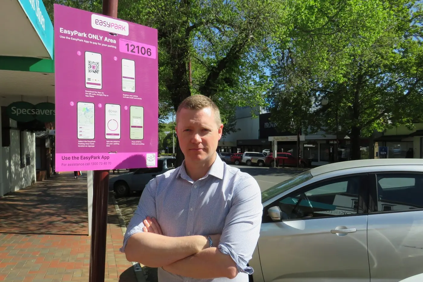 CALLING FOR CHANGE: Matthew Barry from Wangaratta Jewellers launched the petition calling for free, timed parking in Wangaratta\\'s central business district, based on what he sees from his Reid Street store, and the conversations he\\'s had with customers and fellow residents.  PHOTO: Simone Kerwin
