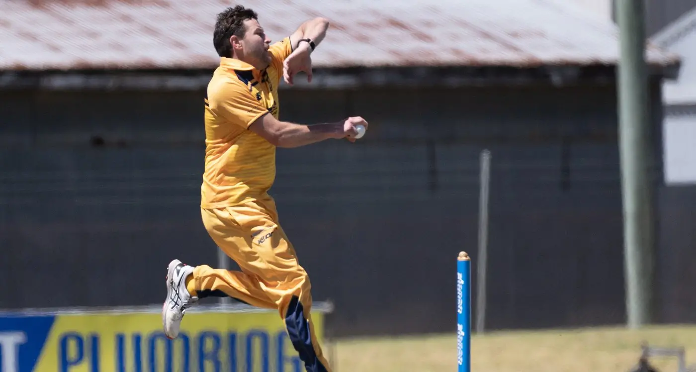 ‘Super Schona’ leads Hawks to crushing triumph