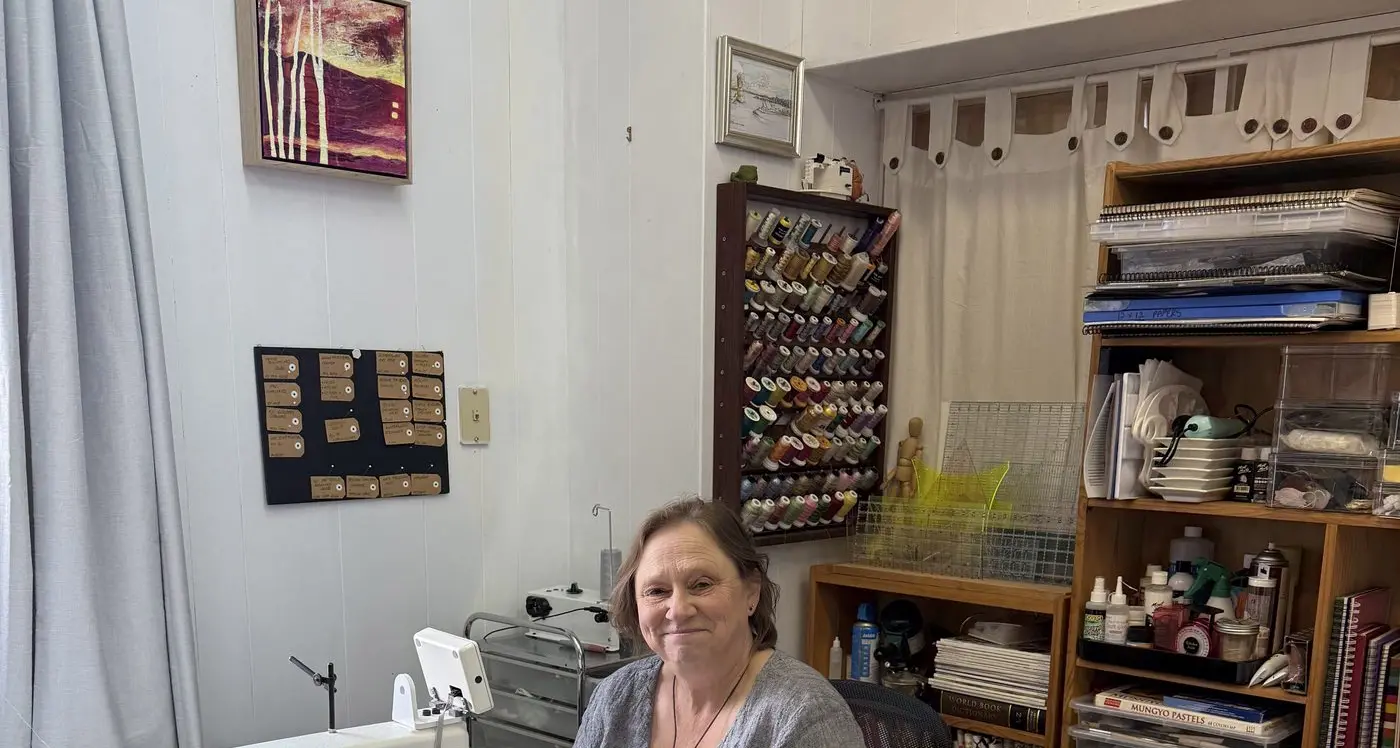 Art quilter Donna Hughes will star at Strictly Quilts