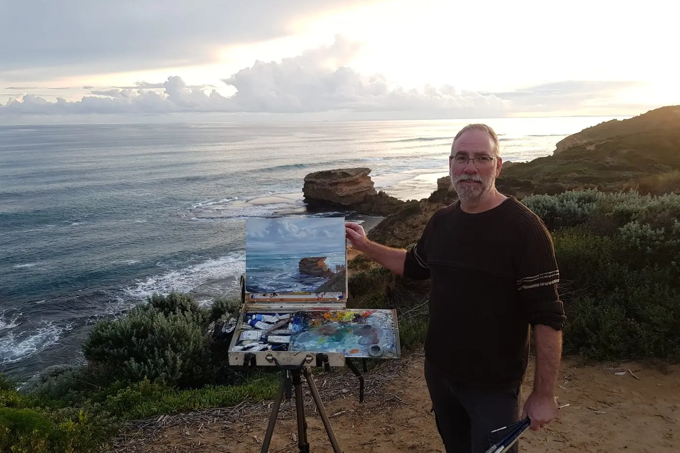 GREAT OUTDOORS: Known for his portraiture, landscapes and painting \"en plein air\", Ben Winspear will judge the King Valley Art Show 2025.