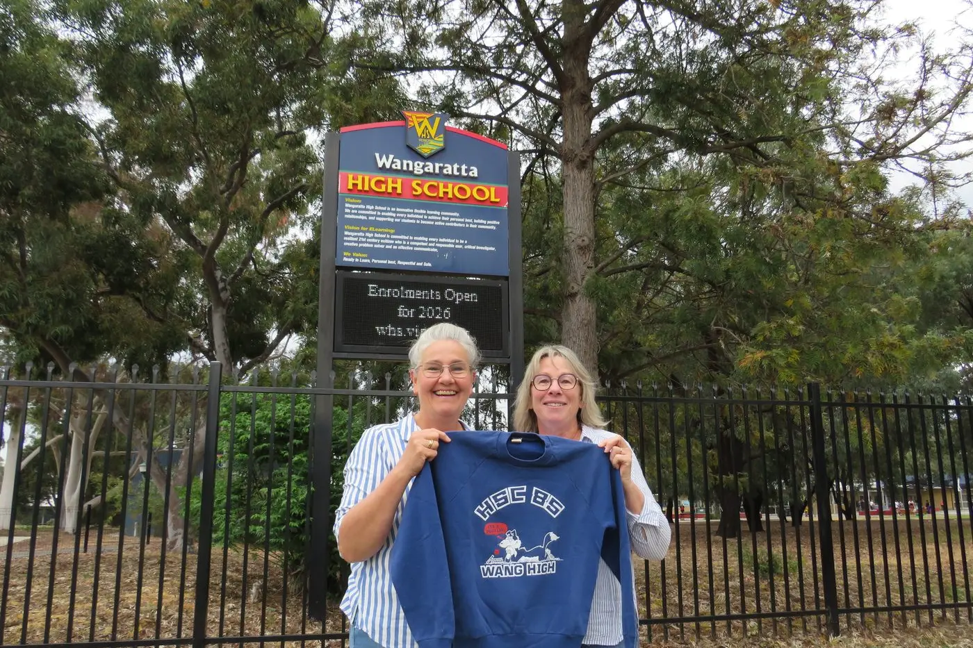 REMEMBER THE DAYS: Jean Box and Carolyn Threthowan (nee Bennett) recall their time as members of Wangaratta High School\\'s class of 1985. PHOTO: Simone Kerwin