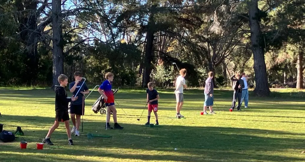 Junior golfers show the way at Beechworth