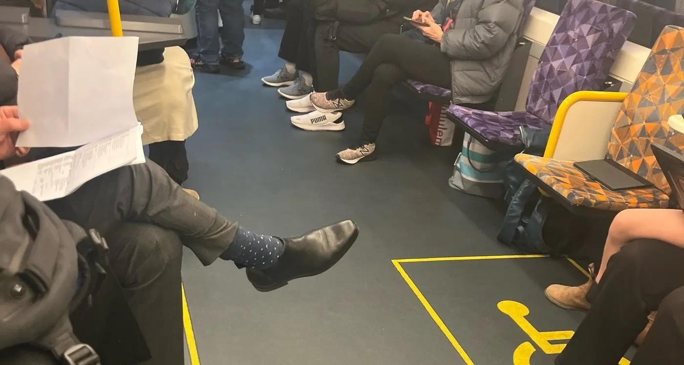 State government defend safety of Albury V/Line service