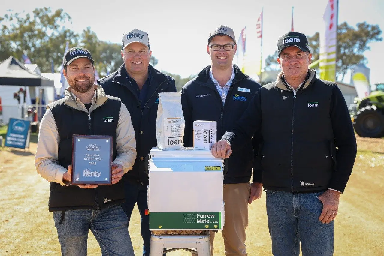 TAKING OUT THE ACCOLADE: Andrew Godwin, Loam Bio, Warren Scheetz, judge, Matthew Noll, HMFD chairman and Rob Hulme, Loam Bio, with the Henty Machine of the Year Award. PHOTO: Andy Rogers