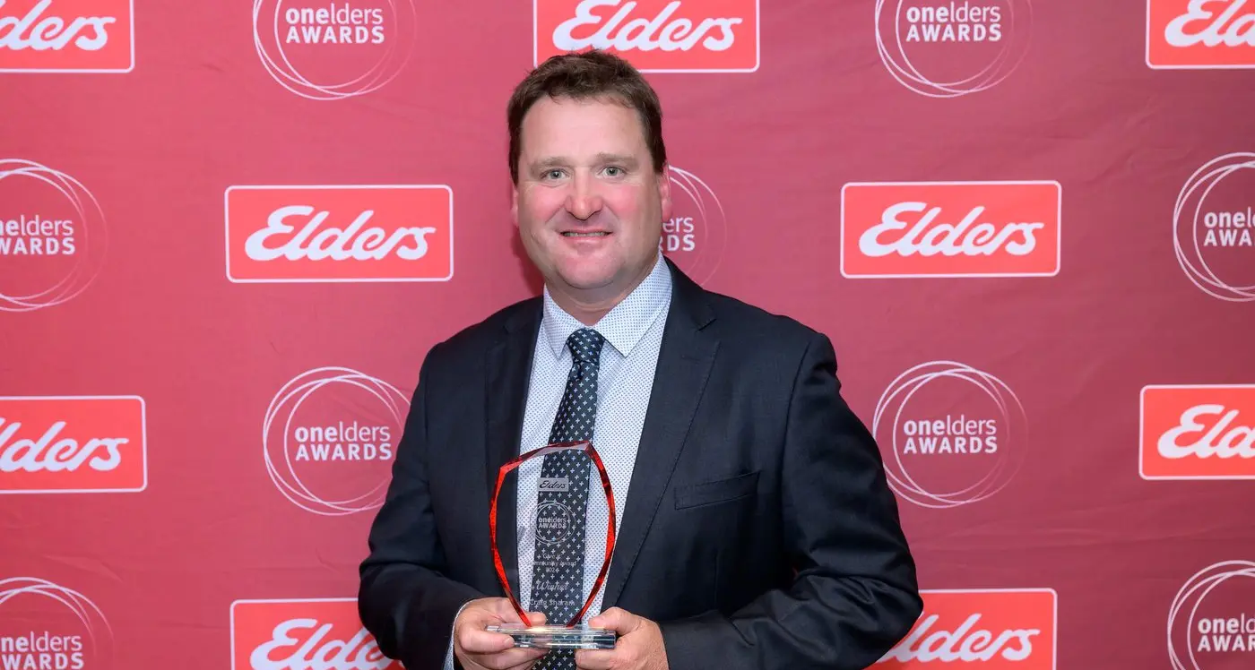 Craig Sharam receives Give It Community award at the annual One Elders Awards
