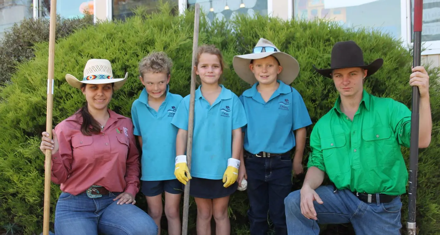Agricultural exchange students help out at Oxley Primary School