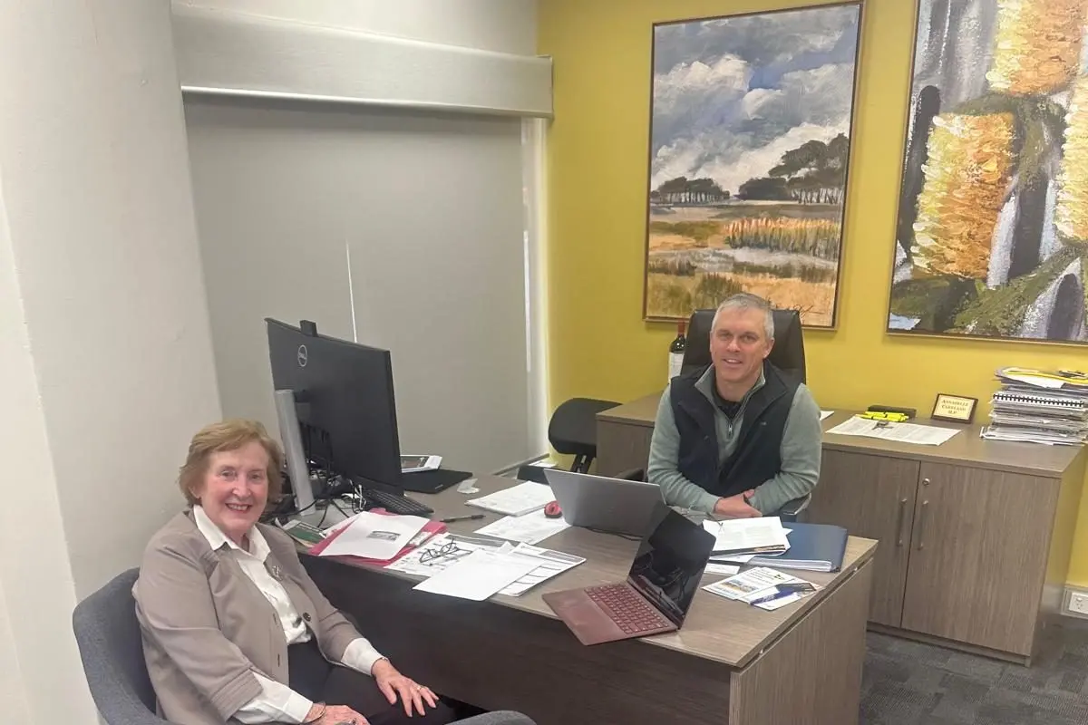 HELPING HAND: Longwood-based farmer, Dianne Taveira, with AgBiz Assist\\u2019s Tony Flett during the recent session at The Nationals\\u2019 Member for Euroa, Annabelle Cleeland\\u2019s office. \\n